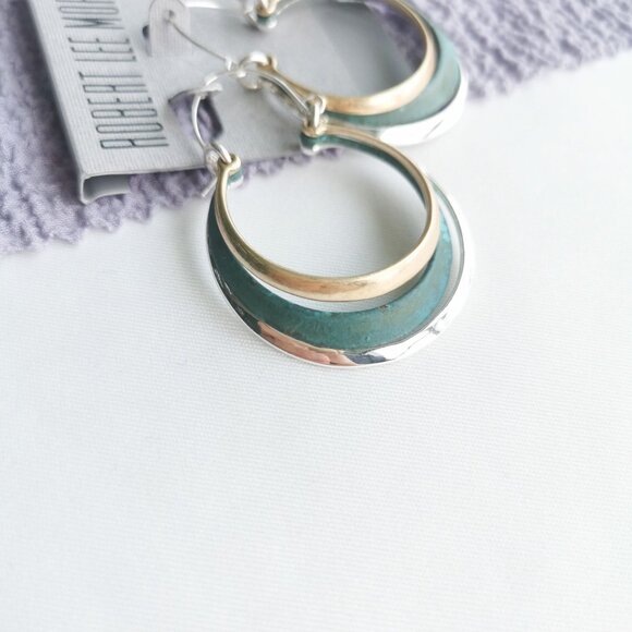 Robert Lee Morris Soho Two Tone Green Enamel Crescent Hoop Earrings Modern Chic - Picture 2 of 3